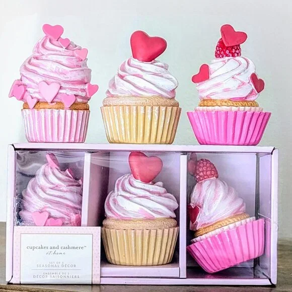 Cupcakes and Cashmere -Set of 3-Valentine Cupcakes ๐ง Seasonal Decor -NIB - Picture 1 of 12
